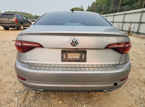 3VWCB7BU2KM267590 2019 VOLKSWAGEN JETTA Серебряный Вид сзади