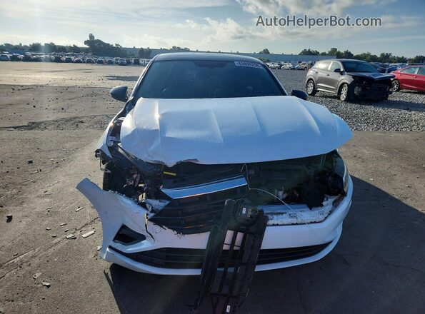 3VWCB7BU4KM248944 2019 VOLKSWAGEN JETTA White Widok z przodu