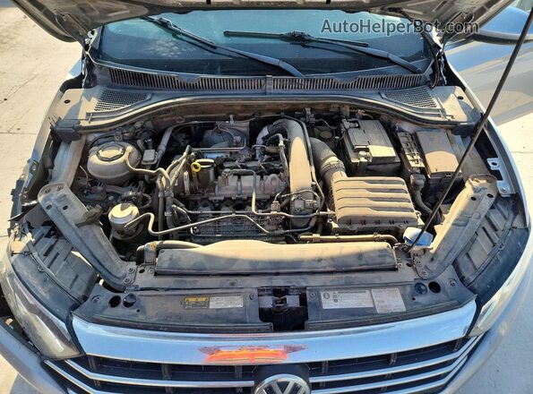 3VWCB7BU5KM201521 2019 VOLKSWAGEN JETTA Silver Widok wnętrza z tyłu