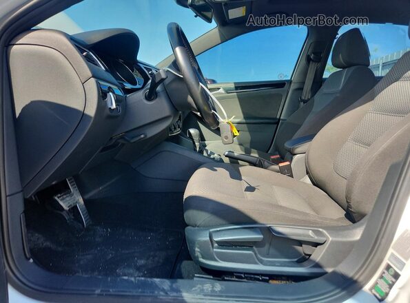 3VWD07AJ2GM345259 2016 VOLKSWAGEN JETTA Белый Вид салона спереди