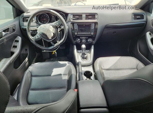 3VWD17AJ1JM213145 2018 VOLKSWAGEN JETTA Серый Вид панели приборов