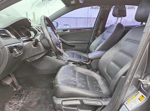 3VWD17AJ6JM241099 2018 VOLKSWAGEN JETTA Gray Widok wnętrza z przodu