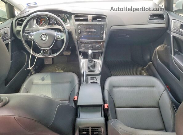 3VWD17AU2JM751525 2018 VOLKSWAGEN GOLF White Vista del salpicadero