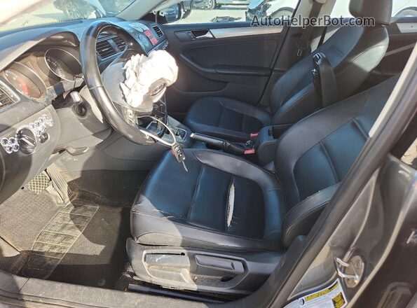 3VWDB7AJ0HM201009 2017 VOLKSWAGEN JETTA Gray Вид салону спереду