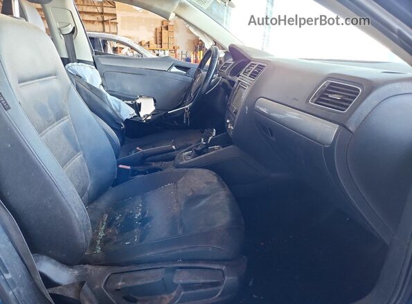 3VWDB7AJ0HM225309 2017 VOLKSWAGEN JETTA Синий Вид салона спереди