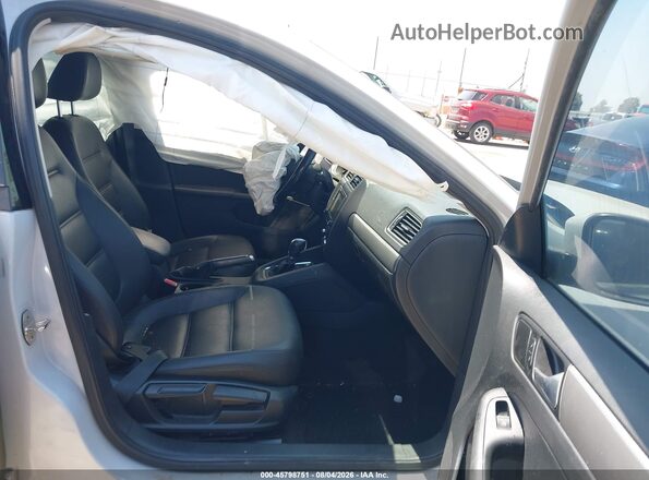 3VWDB7AJ0HM253269 2017 VOLKSWAGEN JETTA Gray Вид салону спереду