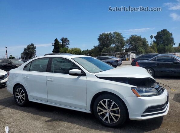3VWDB7AJ0HM270699 2017 VOLKSWAGEN JETTA Белый Передняя правая четверть