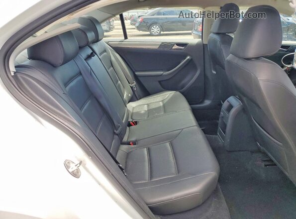 3VWDB7AJ0HM270699 2017 VOLKSWAGEN JETTA Белый Вид задних сидений