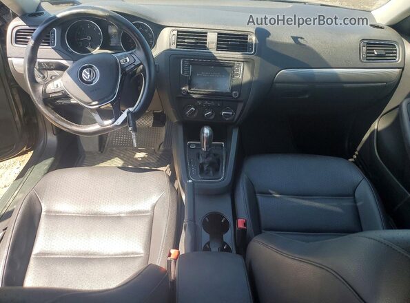 3VWDB7AJ0HM292587 2017 VOLKSWAGEN JETTA Серый Вид панели приборов