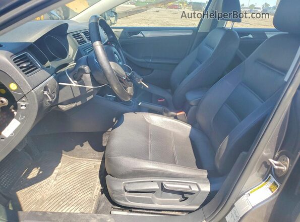 3VWDB7AJ0HM292587 2017 VOLKSWAGEN JETTA Серый Вид салона спереди