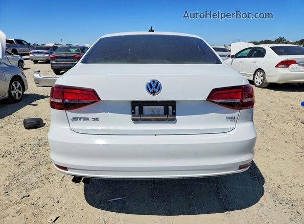 3VWDB7AJ0HM378188 2017 VOLKSWAGEN JETTA White Widok z tyłu