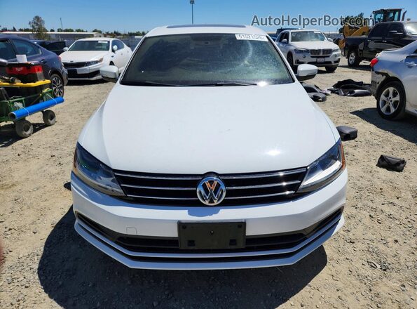 3VWDB7AJ0HM378188 2017 VOLKSWAGEN JETTA White Widok z przodu
