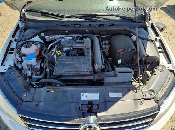 3VWDB7AJ0HM378188 2017 VOLKSWAGEN JETTA White Widok wnętrza z tyłu