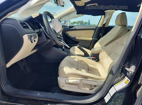 3VWDB7AJ0JM209665 2018 VOLKSWAGEN JETTA Black წინა სალონის ხედი