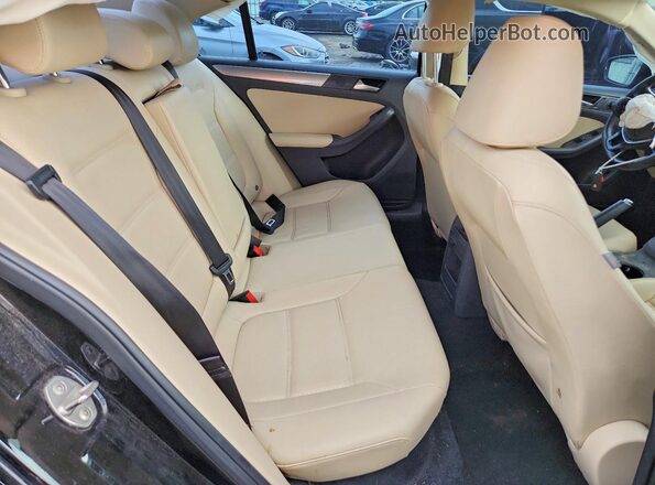 3VWDB7AJ1HM272879 2017 VOLKSWAGEN JETTA Black Rear seats view
