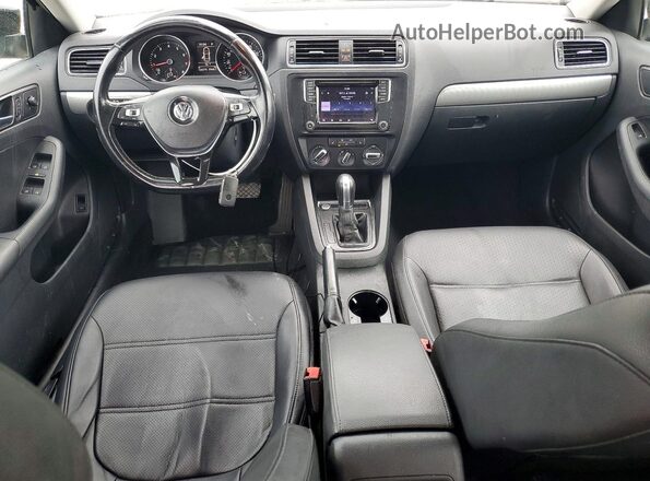 3VWDB7AJ1HM322549 2017 VOLKSWAGEN JETTA Черный Вид панели приборов