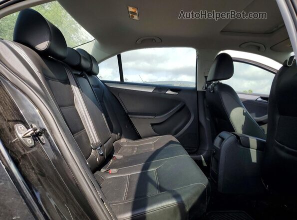 3VWDB7AJ1HM399552 2017 VOLKSWAGEN JETTA Black Widok tylnych siedzeń