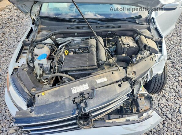 3VWDB7AJ3JM221826 2018 VOLKSWAGEN JETTA White Vista interior trasera