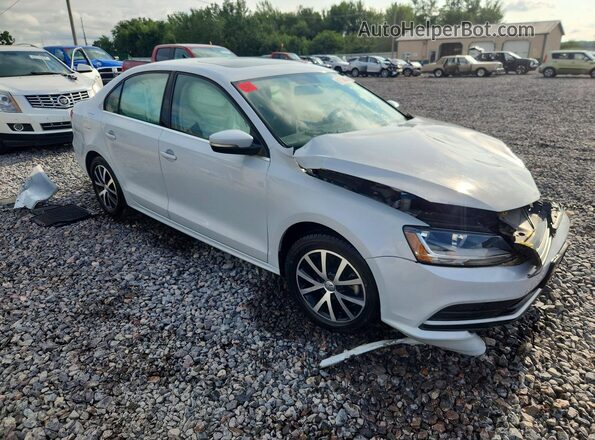 3VWDB7AJ3JM221826 2018 VOLKSWAGEN JETTA White Delantero derecho