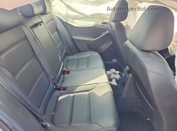 3VWDB7AJ3JM221826 2018 VOLKSWAGEN JETTA White Vista de los asientos traseros