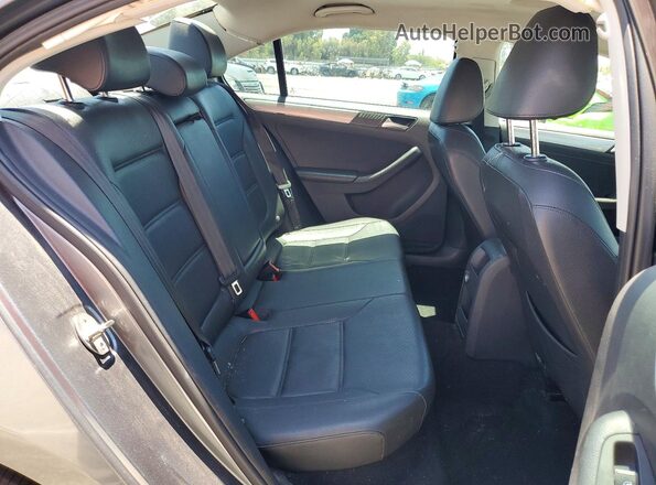 3VWDB7AJ4HM206603 2017 VOLKSWAGEN JETTA Gray Widok tylnych siedzeń