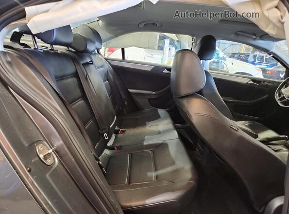 3VWDB7AJ4HM279244 2017 VOLKSWAGEN JETTA Gray Widok tylnych siedzeń