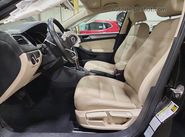 3VWDB7AJ4HM354315 2017 VOLKSWAGEN JETTA Black Вид салону спереду