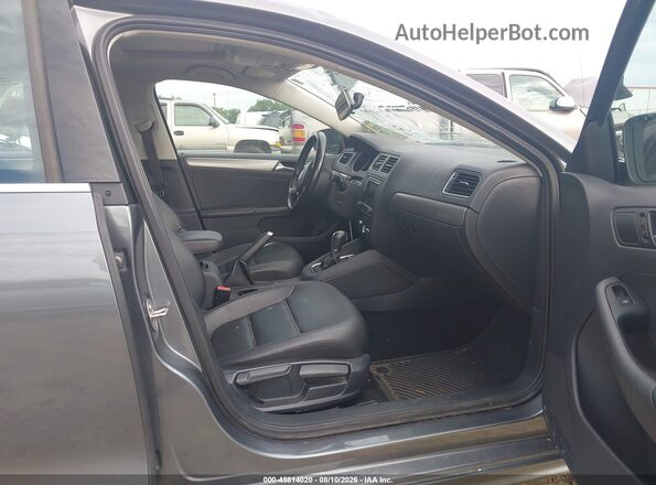 3VWDB7AJ5HM292729 2017 VOLKSWAGEN JETTA Серый Вид салона спереди