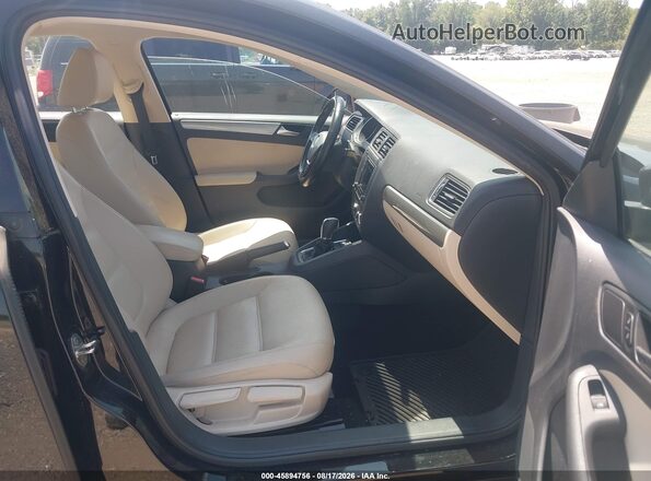 3VWDB7AJ5HM312459 2017 VOLKSWAGEN JETTA Black Widok wnętrza z przodu