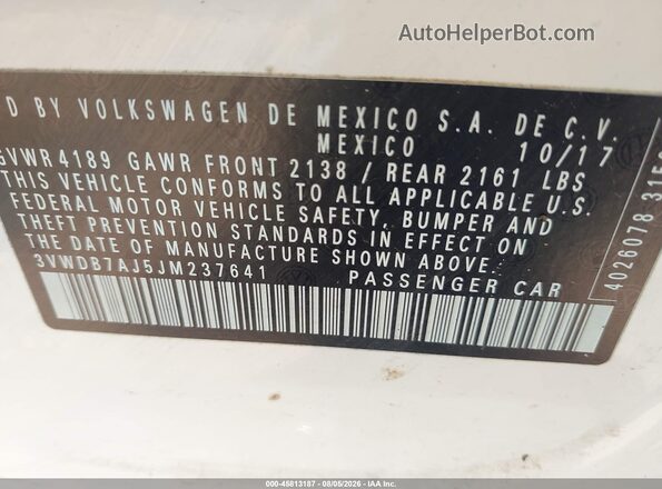 3VWDB7AJ5JM237641 2018 VOLKSWAGEN JETTA White Widok komory silnika