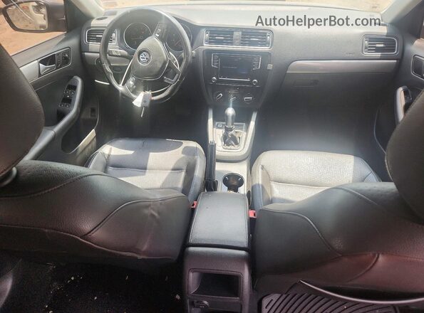 3VWDB7AJ6HM289547 2017 VOLKSWAGEN JETTA Серый Вид панели приборов