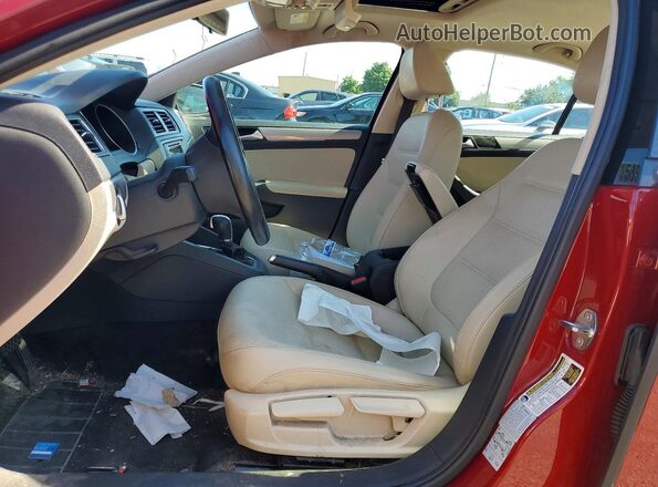 3VWDB7AJ6HM368832 2017 VOLKSWAGEN JETTA Red Front interior view