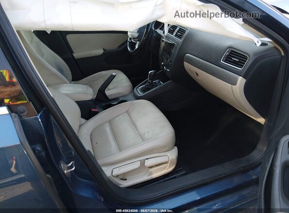 3VWDB7AJ6HM412439 2017 VOLKSWAGEN JETTA Blue Вид салону спереду