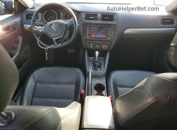 3VWDB7AJ8HM231164 2017 VOLKSWAGEN JETTA Black Vista del salpicadero