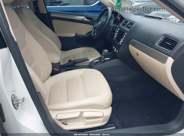 3VWDB7AJ8HM300953 2017 VOLKSWAGEN JETTA White Vista interior delantera