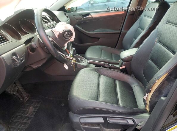 3VWDB7AJ8HM306641 2017 VOLKSWAGEN JETTA Black წინა სალონის ხედი