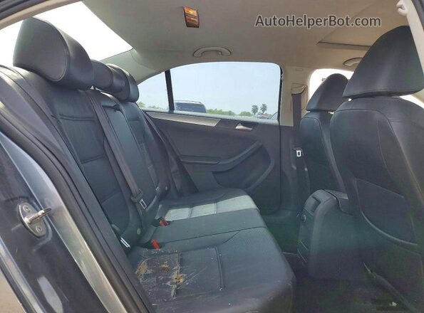 3VWDB7AJ8HM313816 2017 VOLKSWAGEN JETTA Gray Vista de los asientos traseros