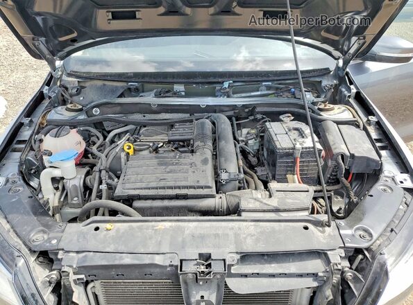 3VWDB7AJ8HM313816 2017 VOLKSWAGEN JETTA Gray Vista interior trasera