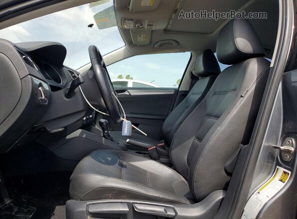 3VWDB7AJ8HM313816 2017 VOLKSWAGEN JETTA Gray Vista interior delantera