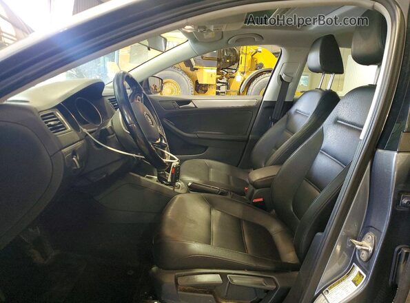 3VWDB7AJ8HM413379 2017 VOLKSWAGEN JETTA Gray Front interior view
