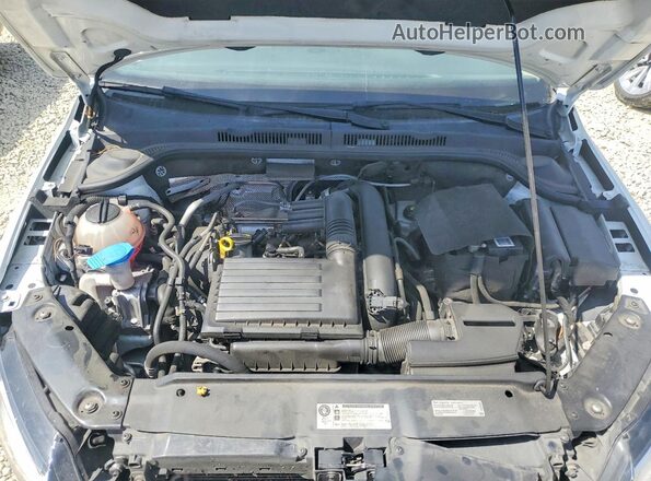 3VWDB7AJ9HM376908 2017 VOLKSWAGEN JETTA White Widok wnętrza z tyłu