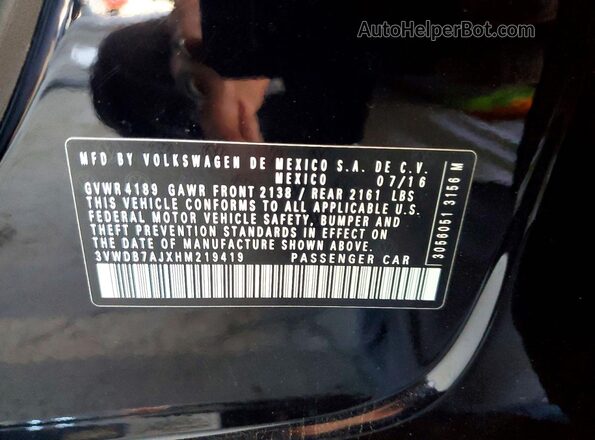 3VWDB7AJXHM219419 2017 VOLKSWAGEN JETTA Black Widok komory silnika