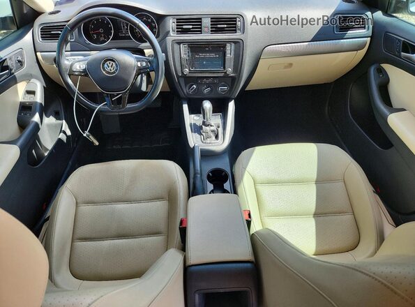 3VWDB7AJXHM382247 2017 VOLKSWAGEN JETTA Белый Вид панели приборов