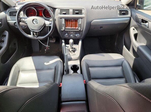3VWDB7AJXJM260624 2018 VOLKSWAGEN JETTA Black Dashboard view
