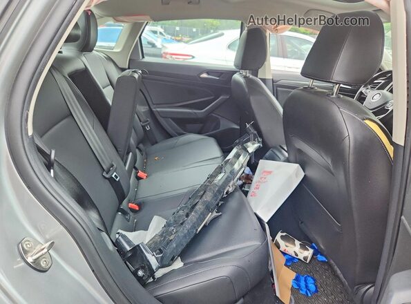 3VWE57BU4KM176532 2019 VOLKSWAGEN JETTA Silver Widok tylnych siedzeń
