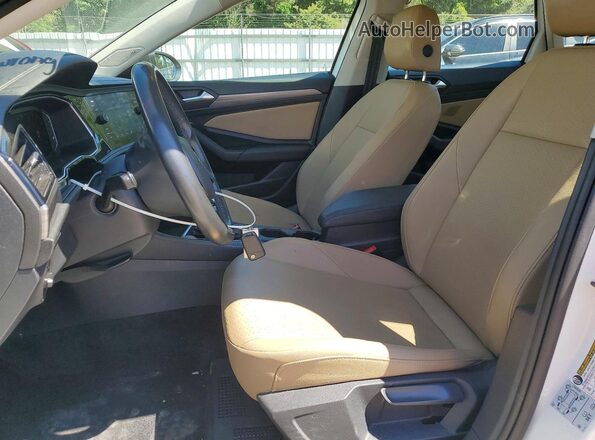 3VWEB7BUXKM234054 2019 VOLKSWAGEN JETTA Белый Вид салона спереди