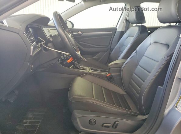 3VWEM7BU8RM040126 2024 VOLKSWAGEN JETTA Silver Вид салону спереду