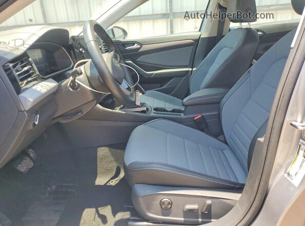 3VWEX7BU9SM022991 2025 VOLKSWAGEN JETTA Silver წინა სალონის ხედი