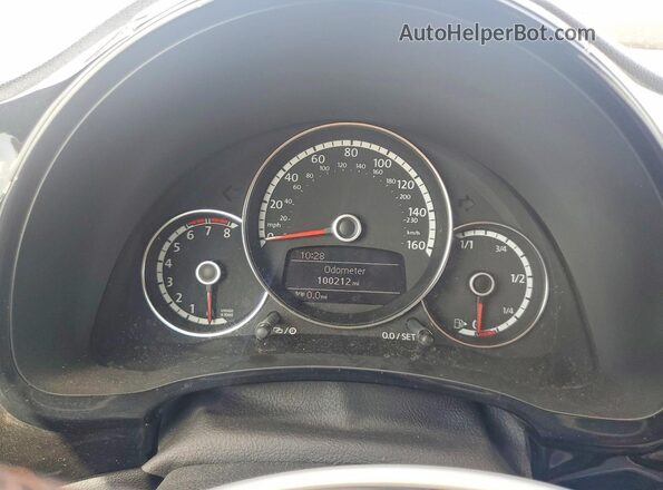 3VWF17AT2GM634729 2016 VOLKSWAGEN BEETLE Black ხელსაწყოთა პანელის ხედი