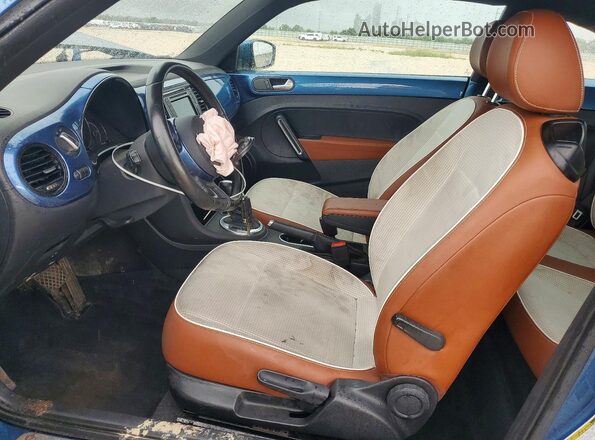 3VWF17AT2HM626809 2017 VOLKSWAGEN BEETLE Blue Vista interior delantera